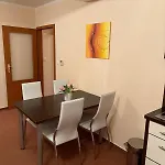 Golem * Štrba